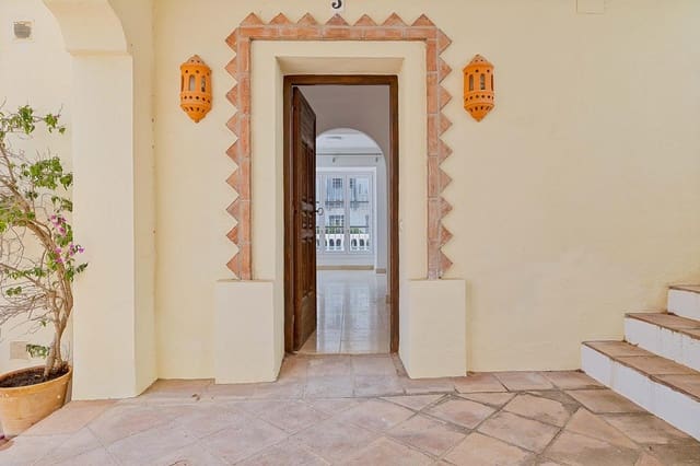 Chalet de 3 habitaciones en La Quinta, Benahavís en venta - 550.000 € (Ref: 9810955)