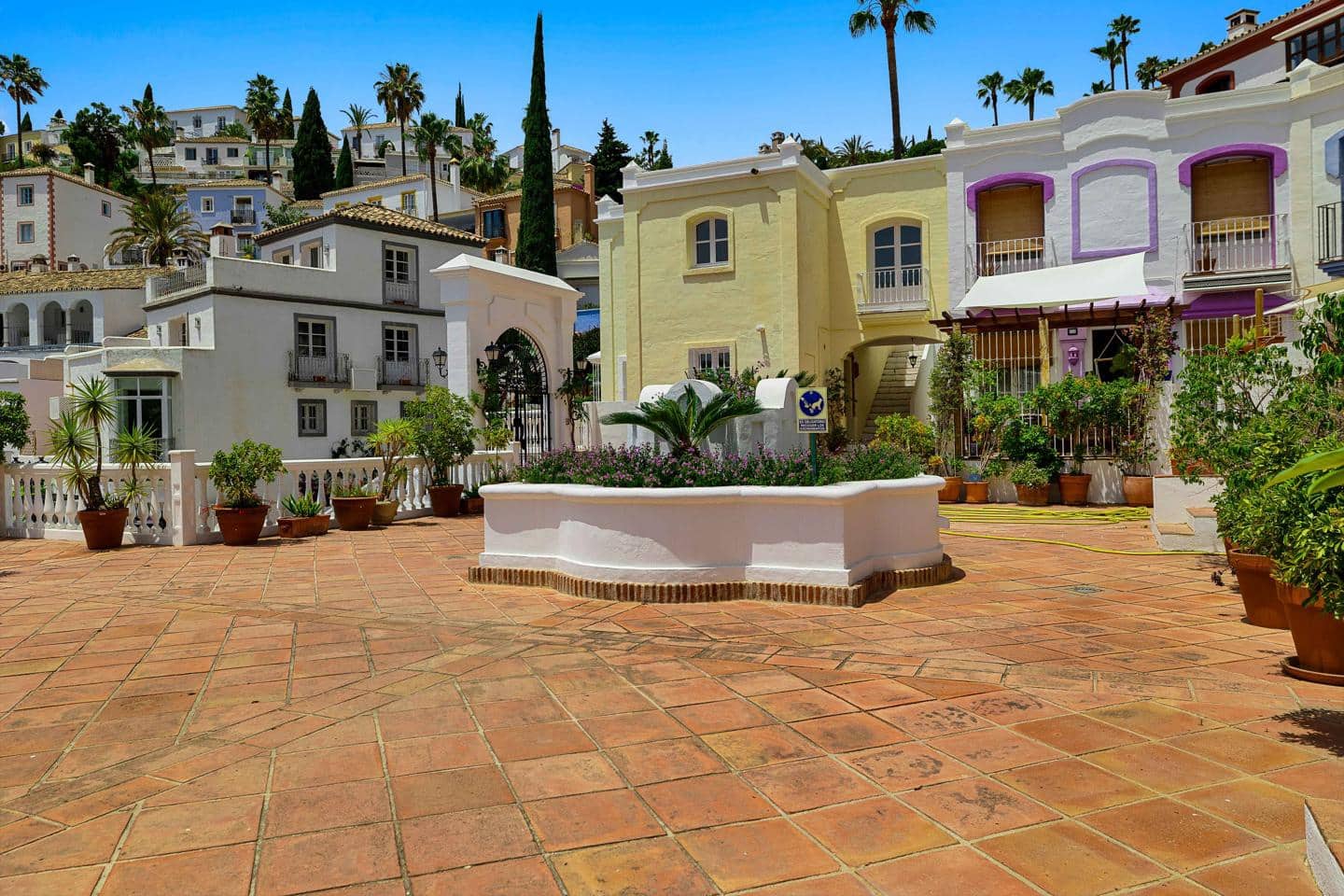 Chalet de 3 habitaciones en Benahavís en venta - 550.000 € (Ref: 9810955)