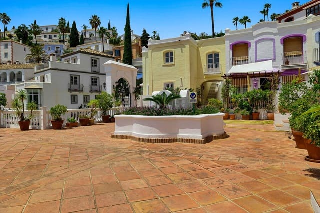 Chalet de 3 habitaciones en La Quinta, Benahavís en venta - 550.000 € (Ref: 9810955)