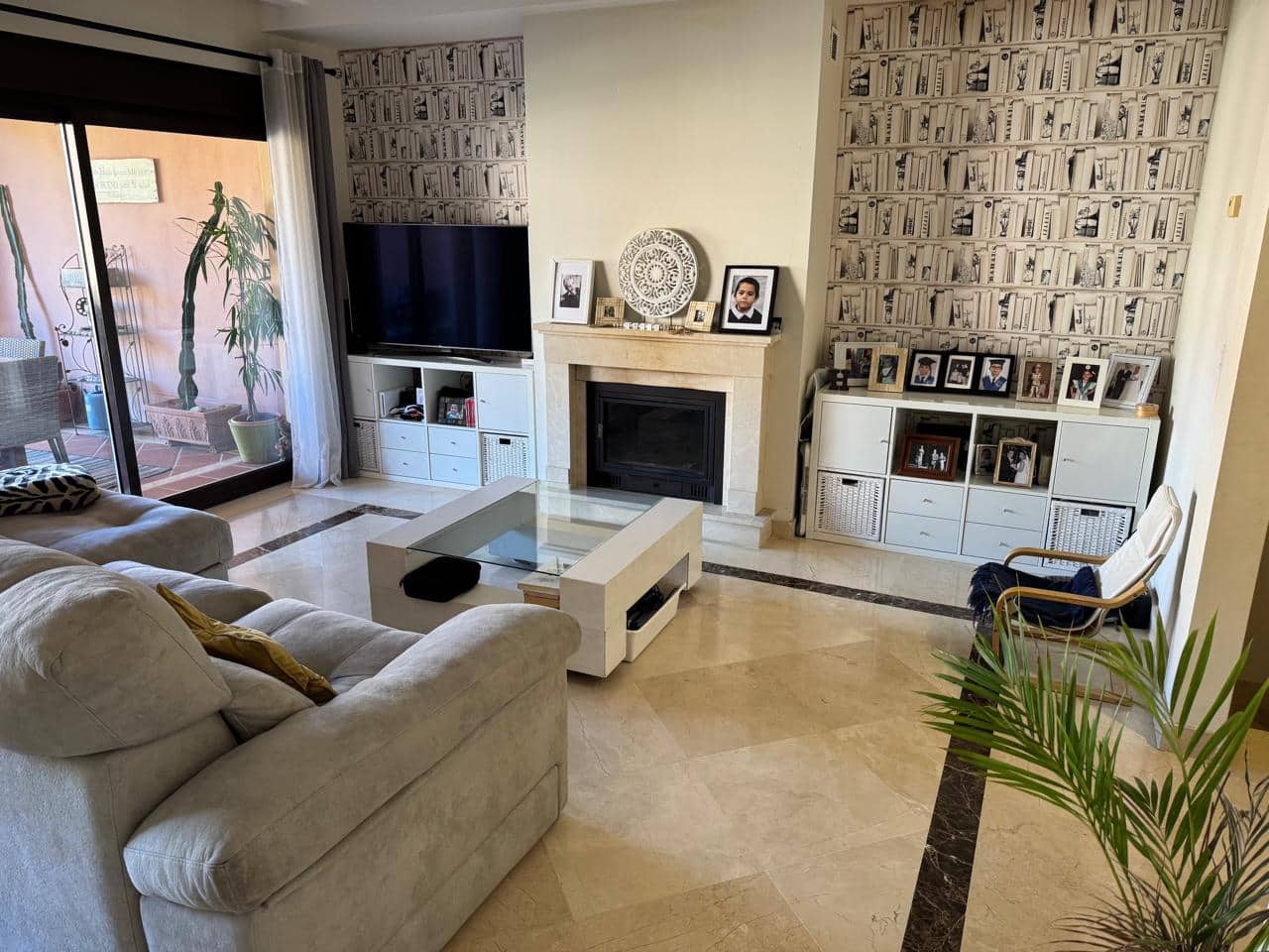 4 quarto Moradia para venda em Estepona com piscina garagem - 665 000 € (Ref: 9811059)
