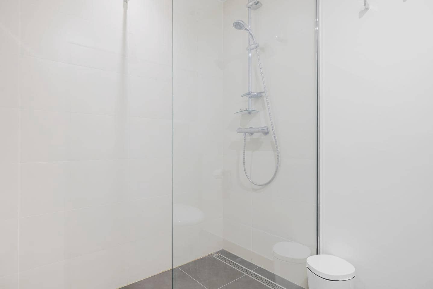 5 quarto Moradia para venda em Benahavis com piscina garagem - 995 000 € (Ref: 9811061)