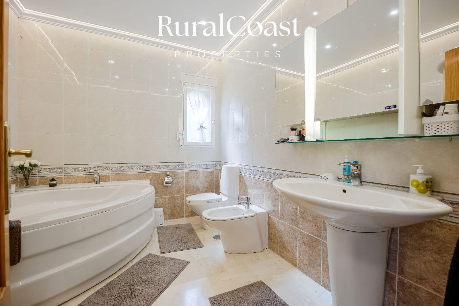 3 slaapkamer Villa te koop in La Nucia met zwembad garage - € 799.000 (Ref: 10007963)