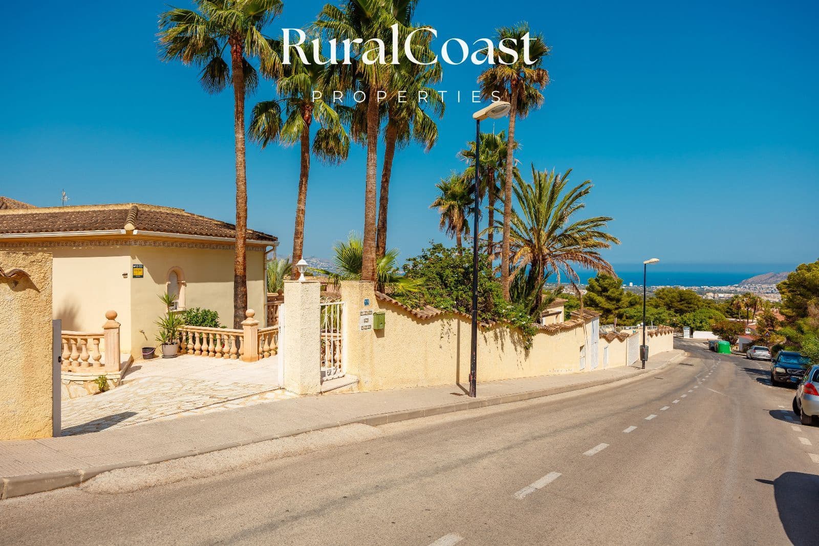 3 slaapkamer Villa te koop in La Nucia met zwembad garage - € 799.000 (Ref: 10007963)