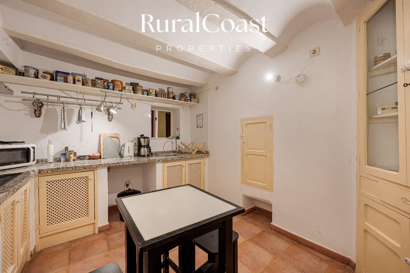 7 bedroom Commercial for sale in Jijona / Xixona - € 585,000 (Ref: 10024667)