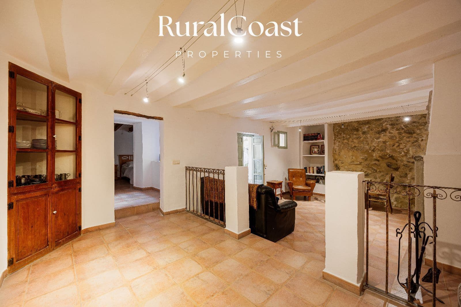 7 bedroom Commercial for sale in Jijona / Xixona - € 585,000 (Ref: 10024667)