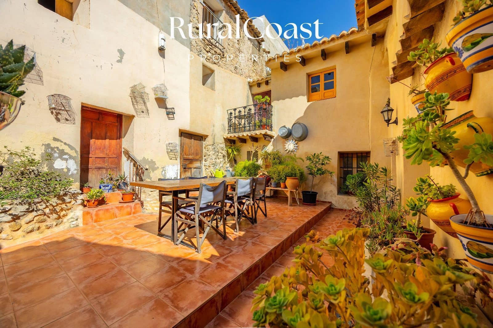 7 bedroom Commercial for sale in Jijona / Xixona - € 585,000 (Ref: 10024667)