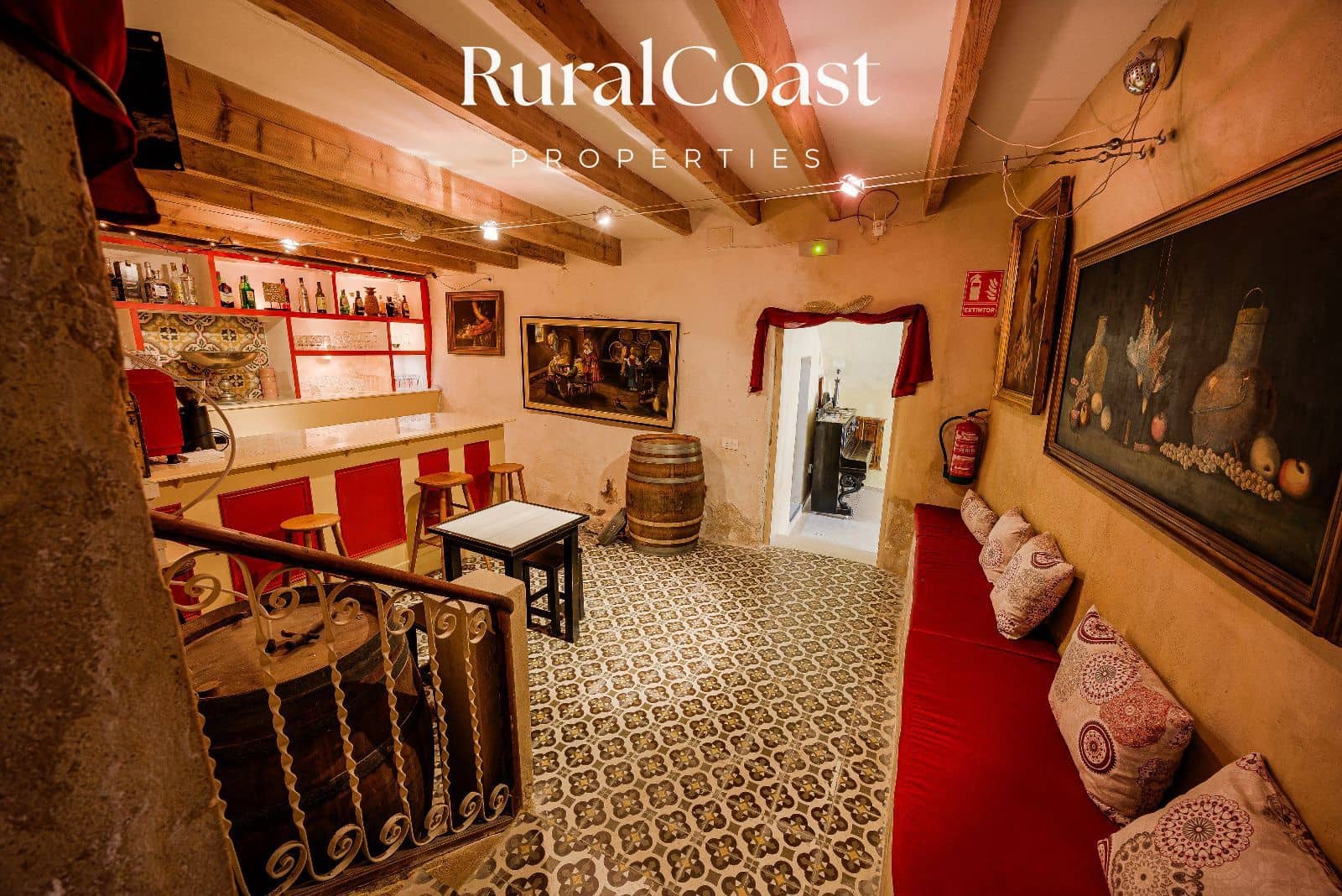 7 bedroom Commercial for sale in Jijona / Xixona - € 585,000 (Ref: 10024667)