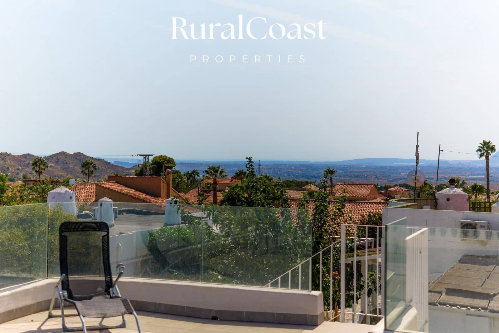 3 bedroom Villa for sale in Busot with pool - € 380,000 (Ref: 10061022)