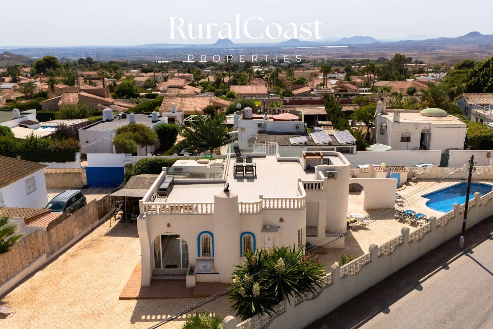 3 bedroom Villa for sale in Busot with pool - € 380,000 (Ref: 10061022)