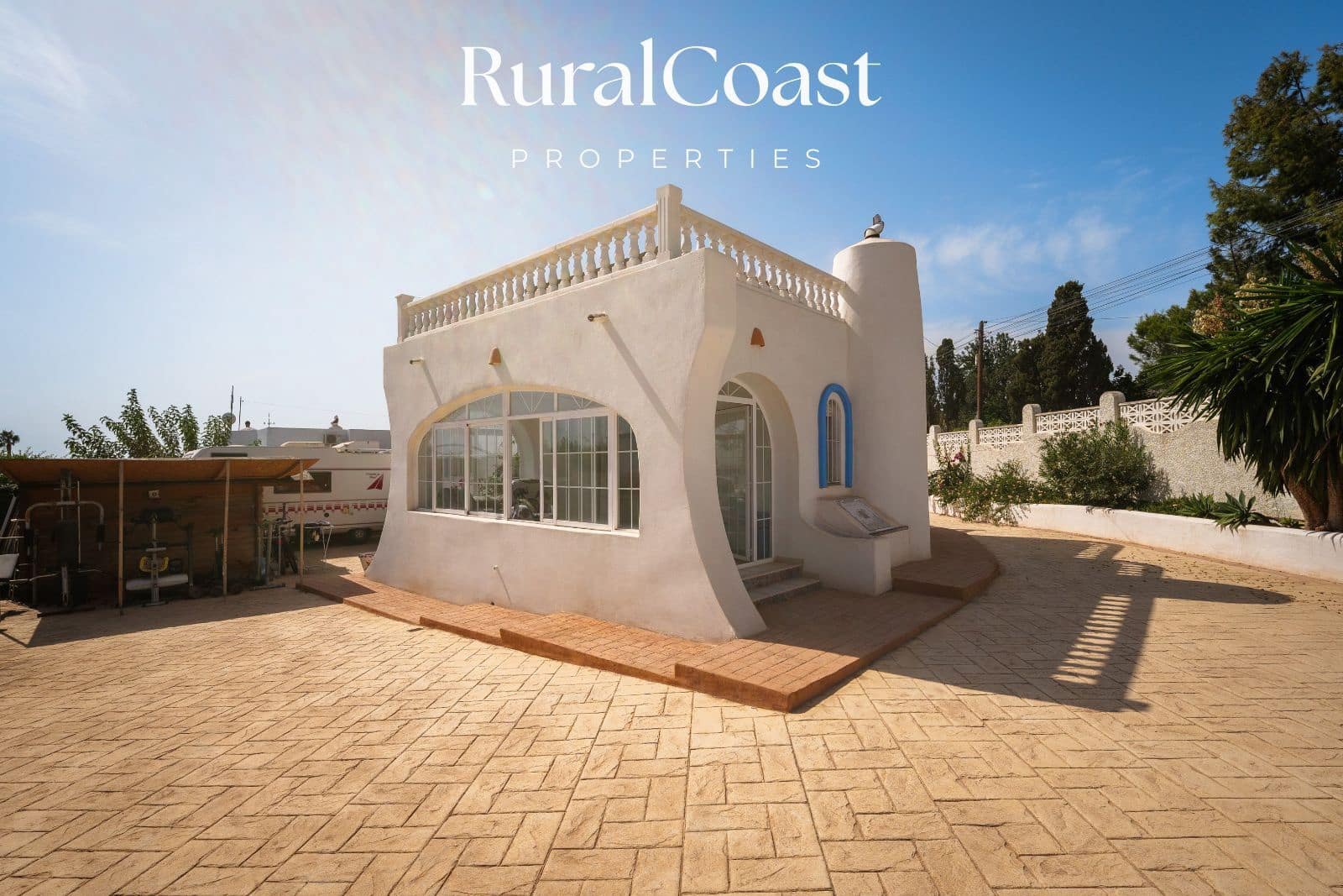 3 bedroom Villa for sale in Busot with pool - € 380,000 (Ref: 10061022)