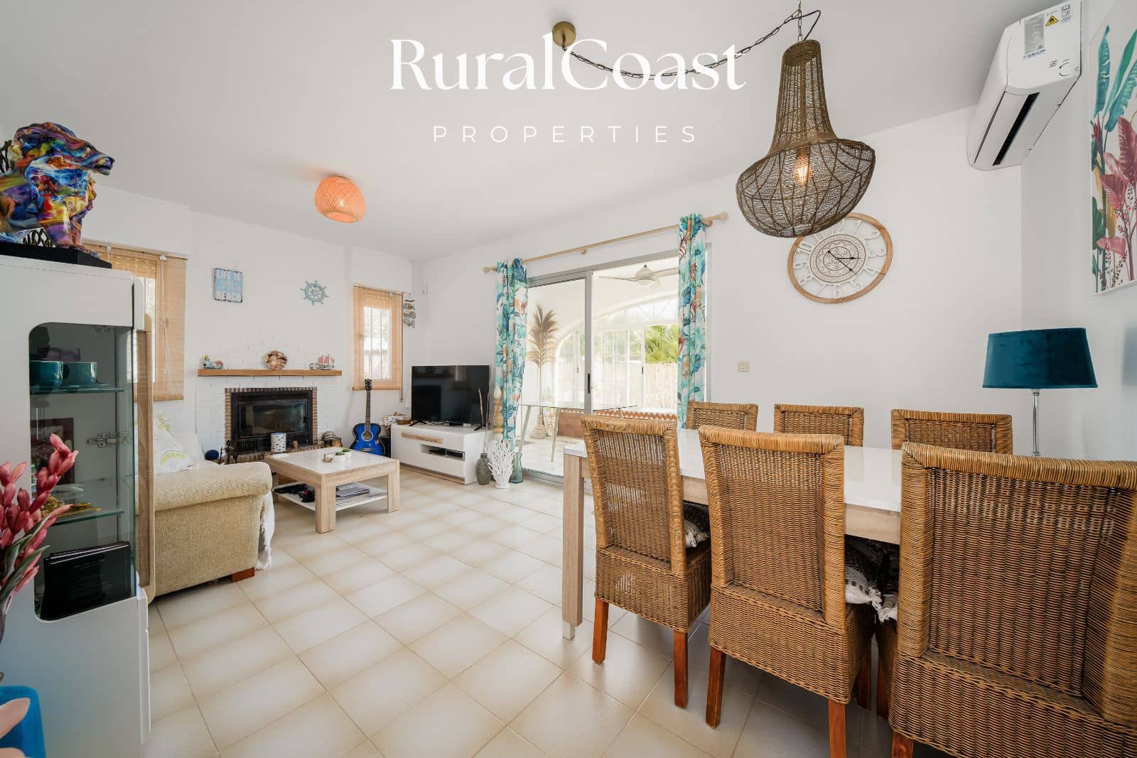 3 bedroom Villa for sale in Busot with pool - € 380,000 (Ref: 10061022)