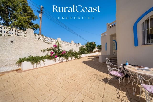 Chalet de 3 habitaciones en Busot en venta con piscina - 380.000 € (Ref: 10061022)