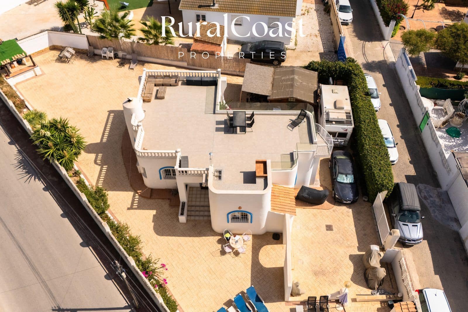 3 bedroom Villa for sale in Busot with pool - € 380,000 (Ref: 10061022)