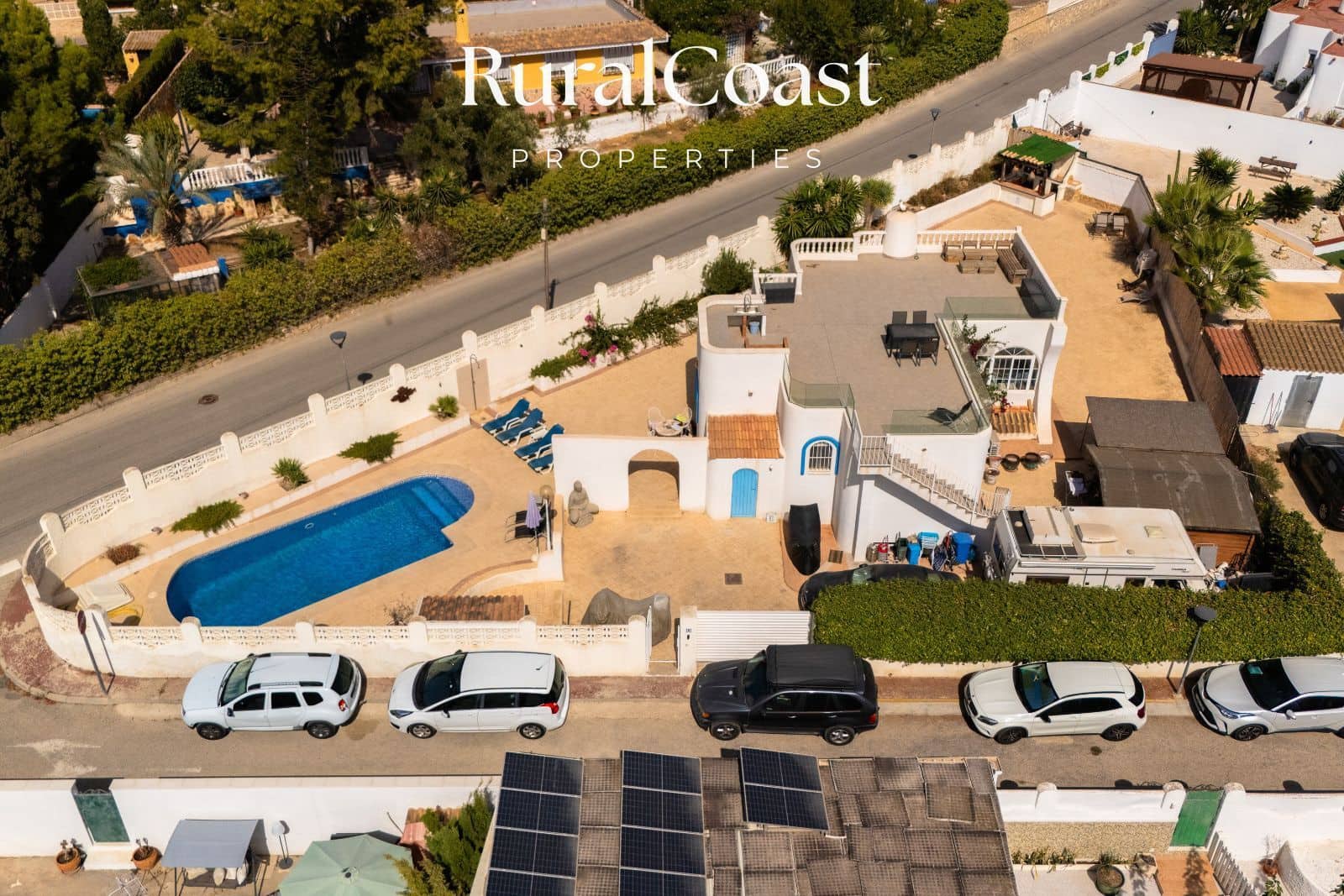 3 bedroom Villa for sale in Busot with pool - € 380,000 (Ref: 10061022)