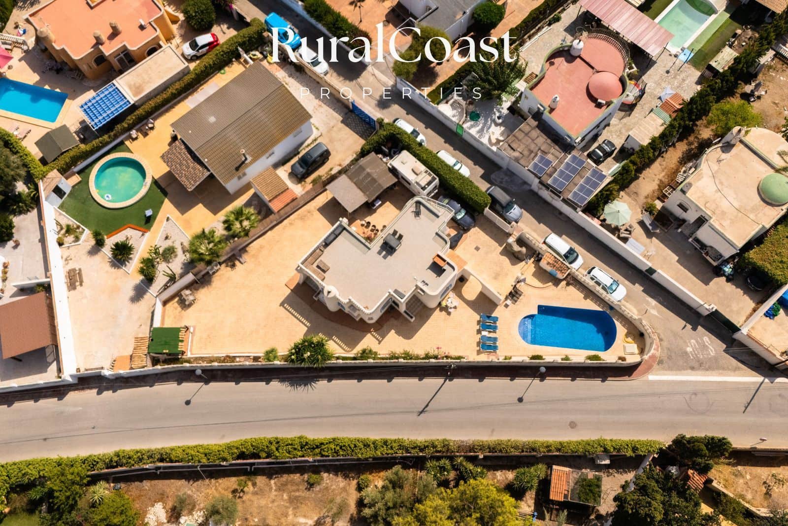 3 bedroom Villa for sale in Busot with pool - € 380,000 (Ref: 10061022)