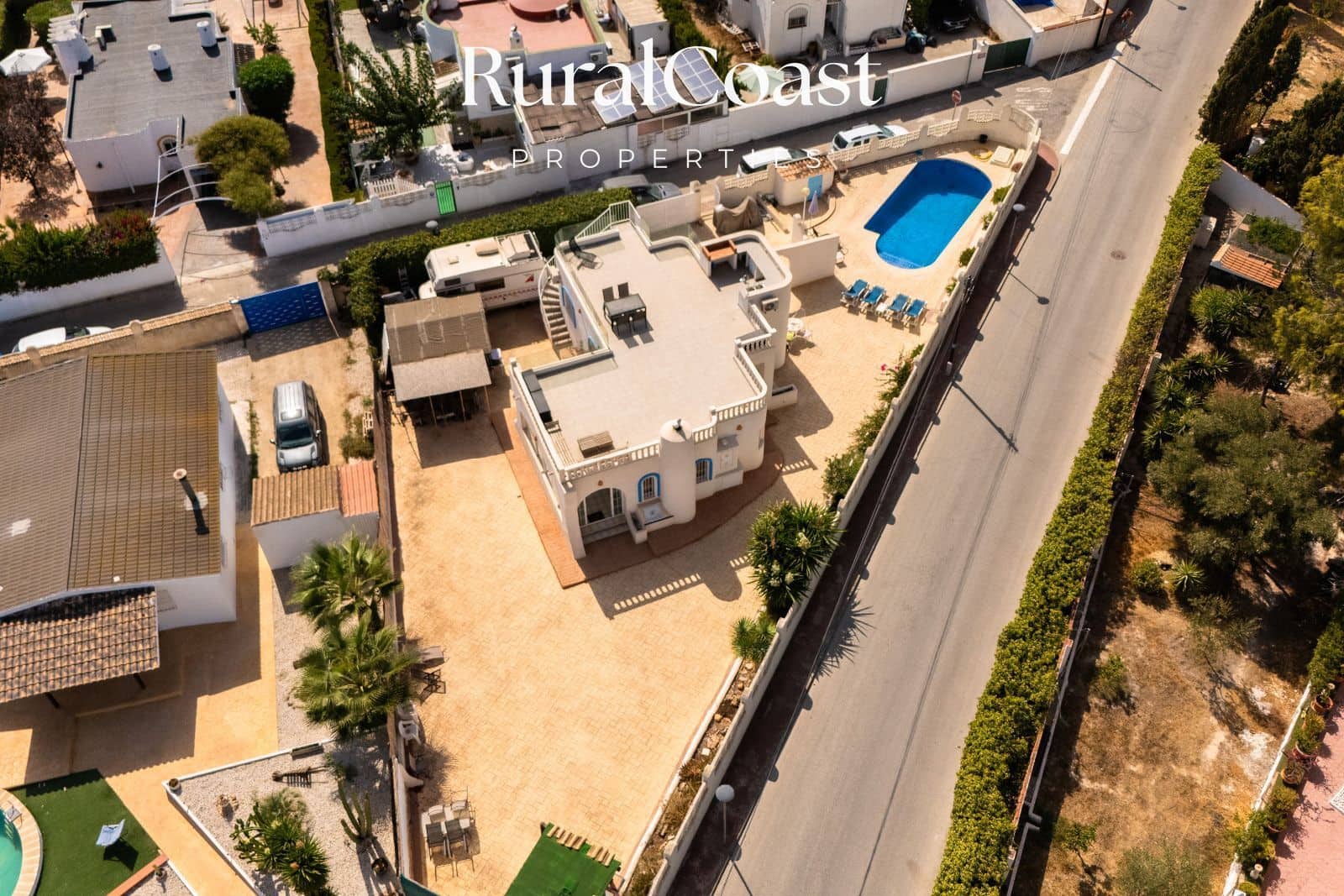 3 bedroom Villa for sale in Busot with pool - € 380,000 (Ref: 10061022)