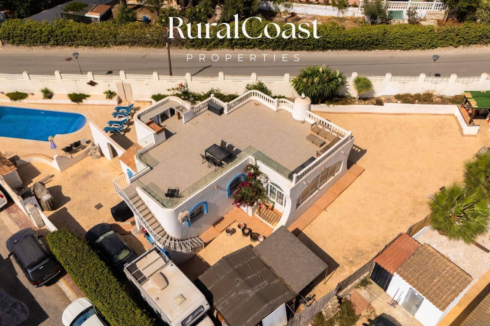 3 bedroom Villa for sale in Busot with pool - € 380,000 (Ref: 10061022)