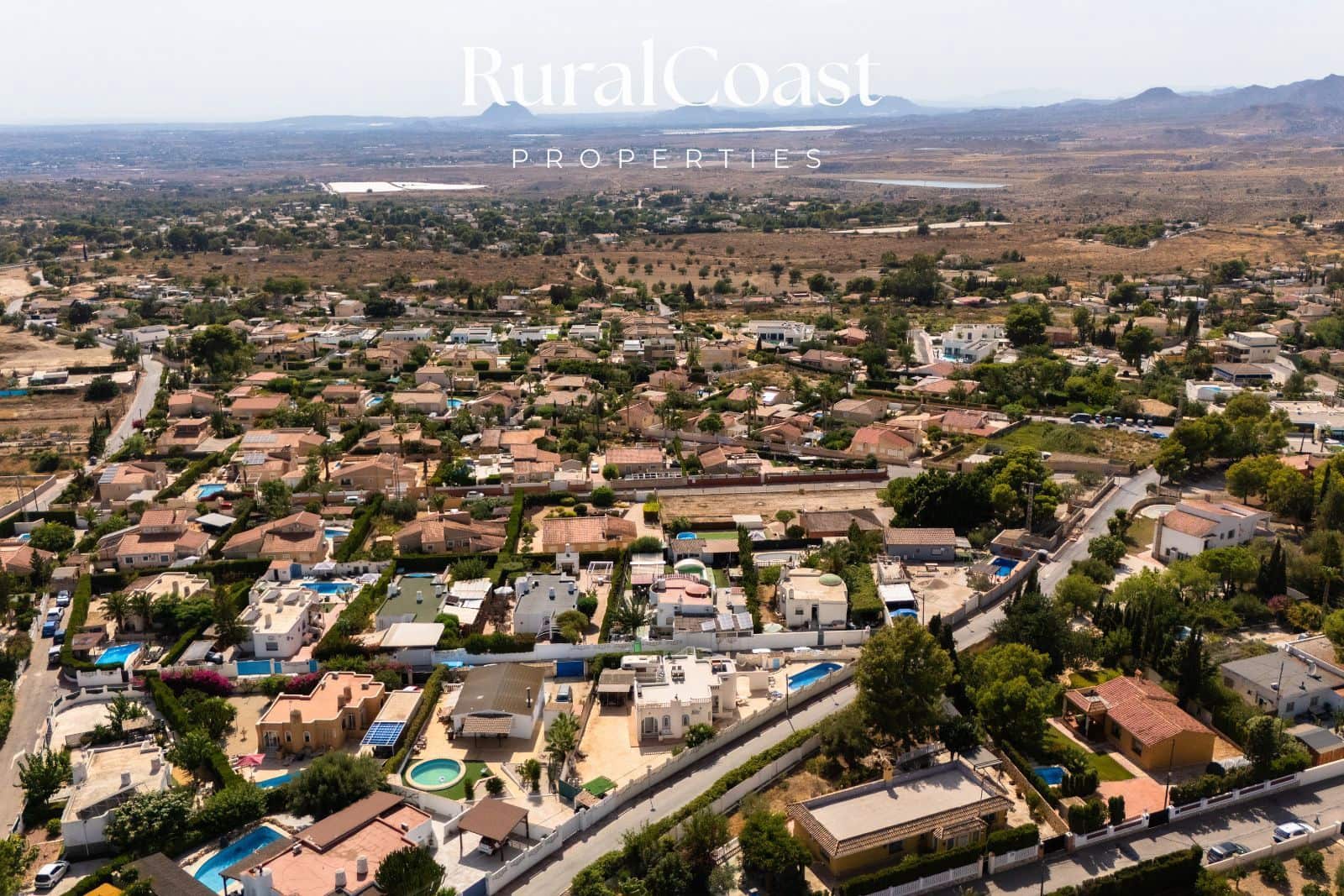 3 bedroom Villa for sale in Busot with pool - € 380,000 (Ref: 10061022)