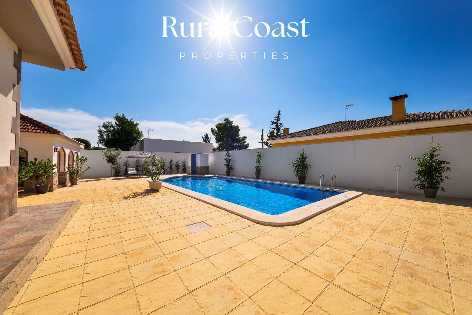 4 soveværelse Villa til salg i Busot med swimmingpool garage - € 535.000 (Ref: 10155745)