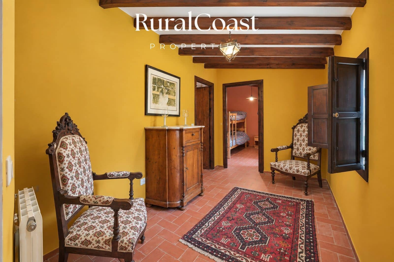 5 bedroom Villa for sale in La Torre de les Macanes with garage - € 415,000 (Ref: 10158181)