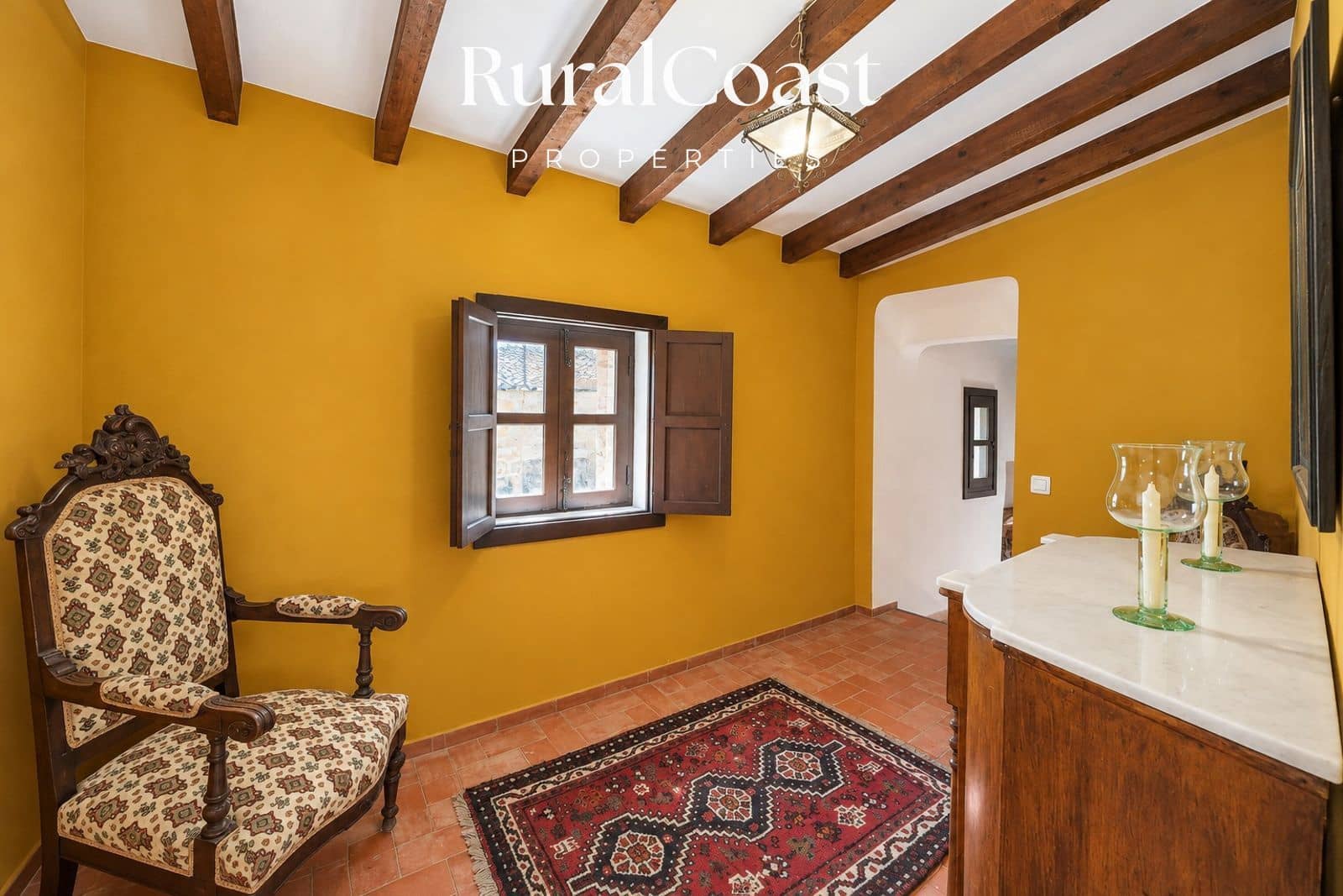 5 bedroom Villa for sale in La Torre de les Macanes with garage - € 415,000 (Ref: 10158181)