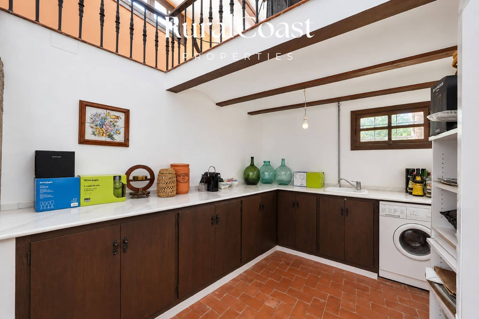 5 bedroom Villa for sale in La Torre de les Macanes with garage - € 415,000 (Ref: 10158181)