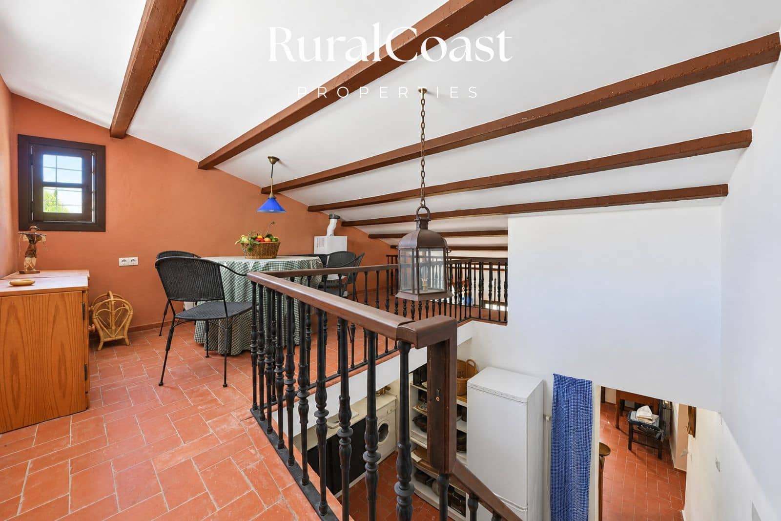 5 bedroom Villa for sale in La Torre de les Macanes with garage - € 415,000 (Ref: 10158181)