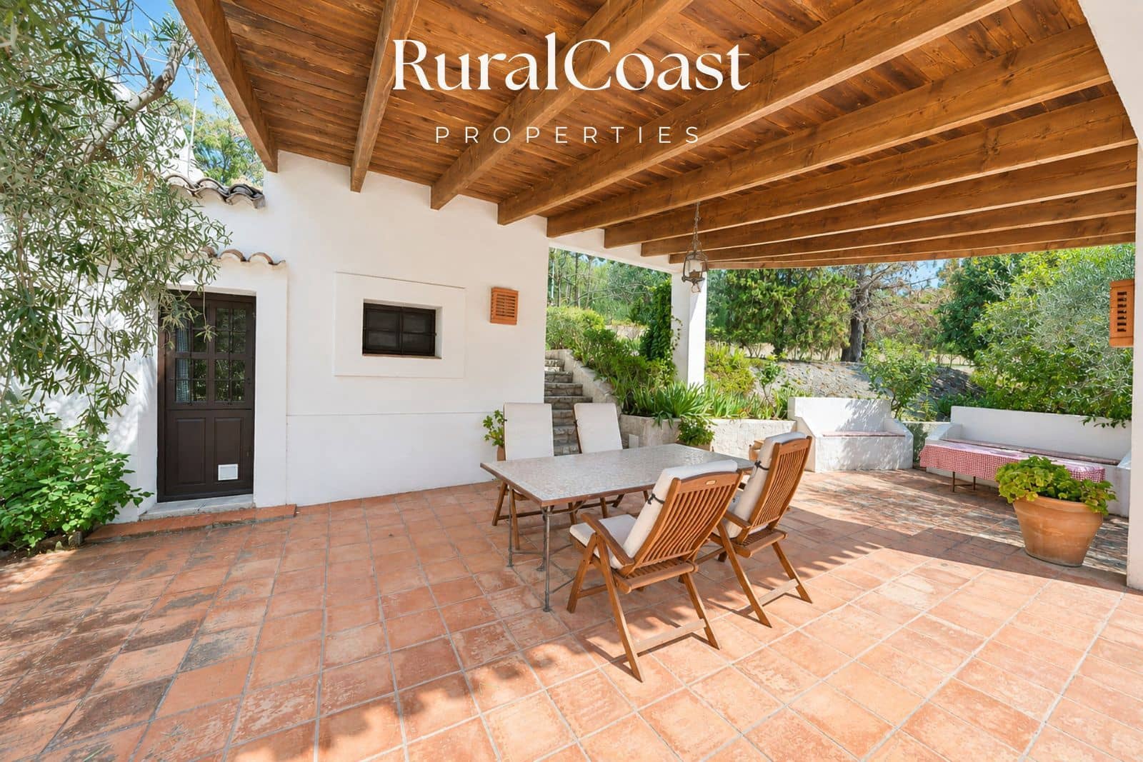 5 bedroom Villa for sale in La Torre de les Macanes with garage - € 415,000 (Ref: 10158181)