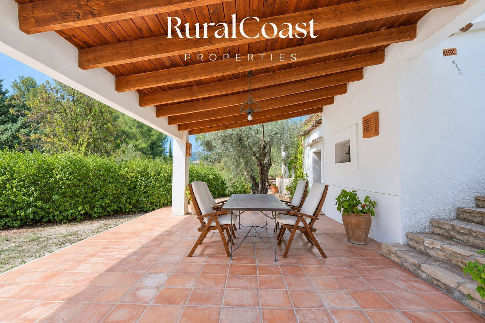 5 bedroom Villa for sale in La Torre de les Macanes with garage - € 415,000 (Ref: 10158181)