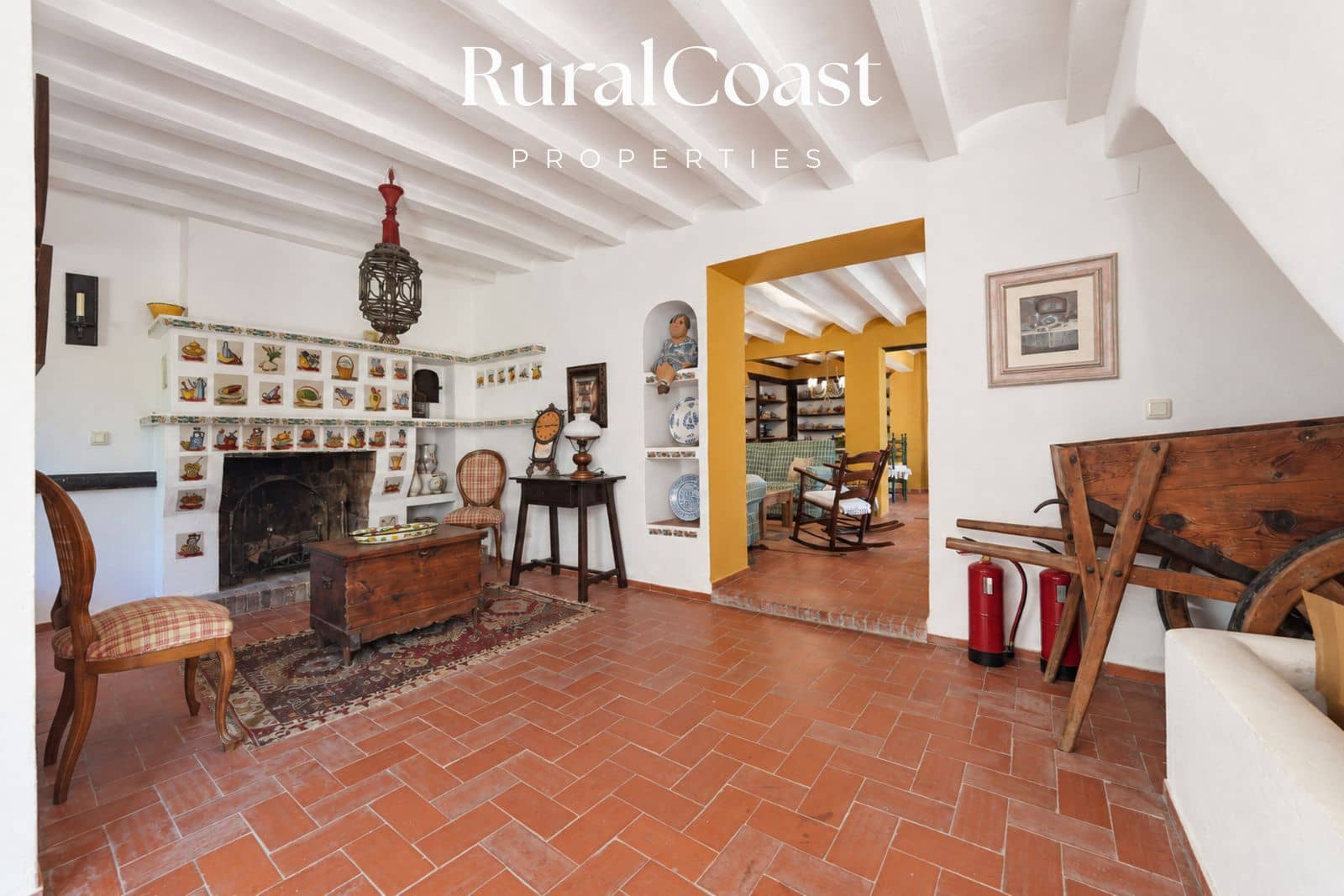 5 bedroom Villa for sale in La Torre de les Macanes with garage - € 415,000 (Ref: 10158181)