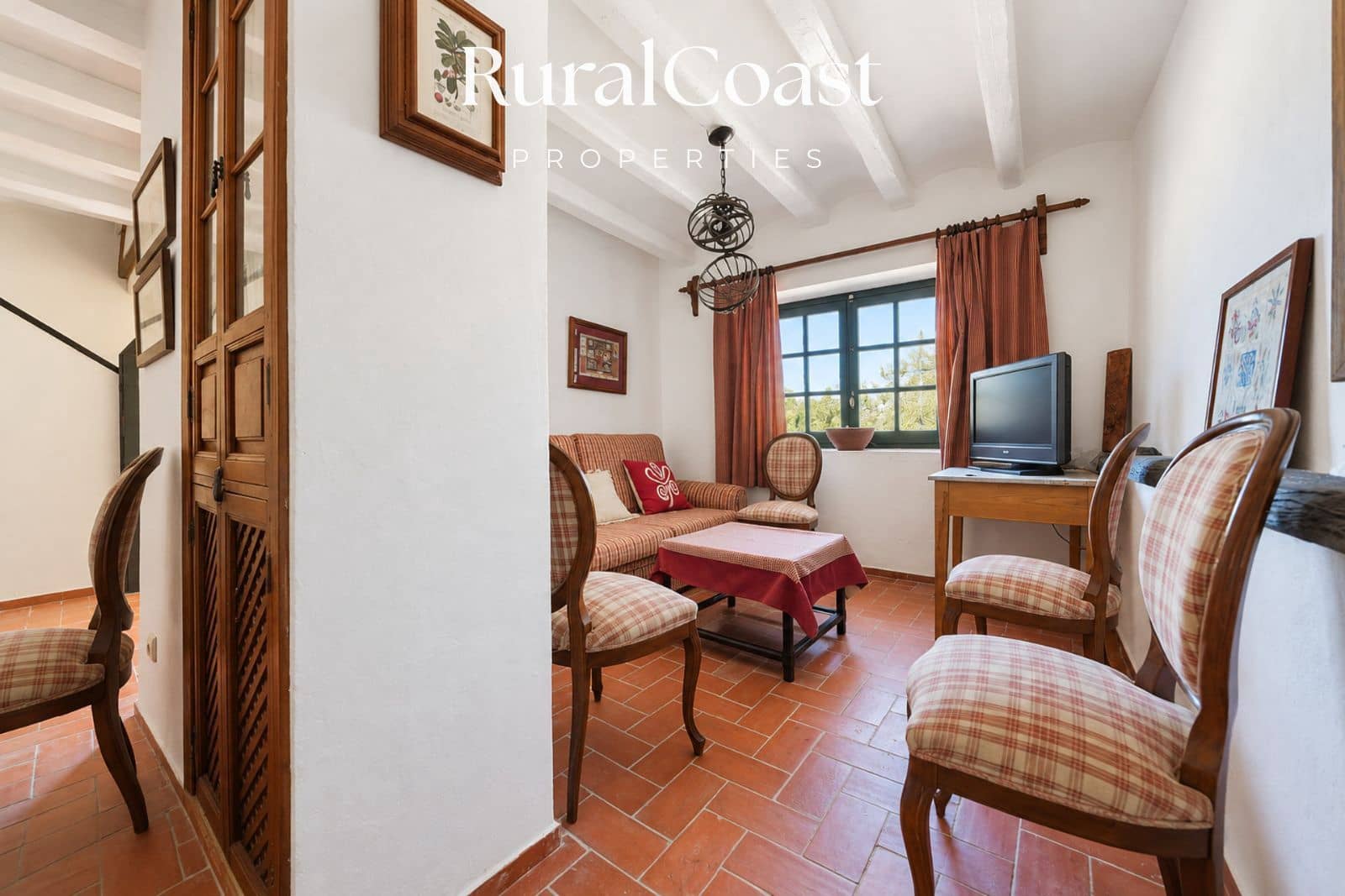 5 bedroom Villa for sale in La Torre de les Macanes with garage - € 415,000 (Ref: 10158181)