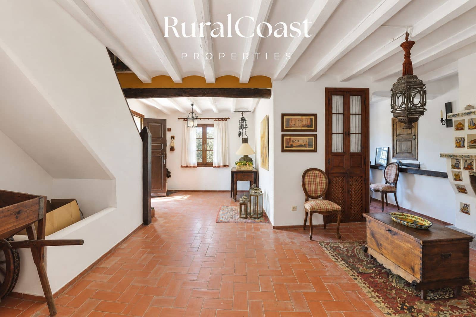 5 bedroom Villa for sale in La Torre de les Macanes with garage - € 415,000 (Ref: 10158181)