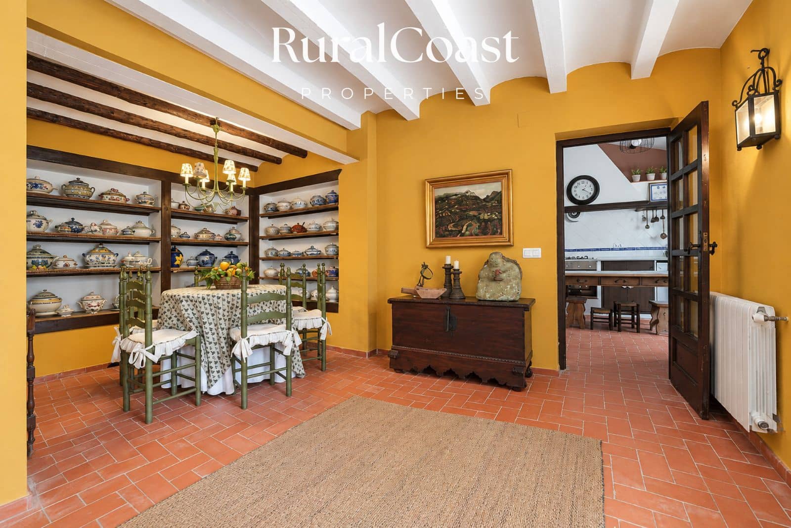 5 bedroom Villa for sale in La Torre de les Macanes with garage - € 415,000 (Ref: 10158181)