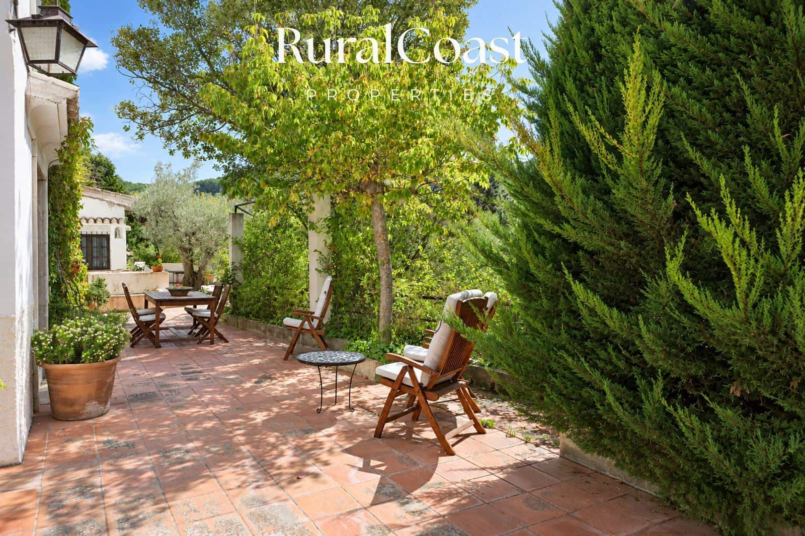 5 bedroom Villa for sale in La Torre de les Macanes with garage - € 415,000 (Ref: 10158181)