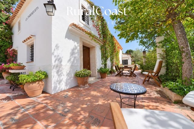 5 bedroom Villa for sale in La Torre de les Maçanes, Torremanzanas with garage - € 415,000 (Ref: 10158181)