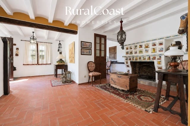 5 bedroom Villa for sale in La Torre de les Maçanes, Torremanzanas with garage - € 415,000 (Ref: 10158181)