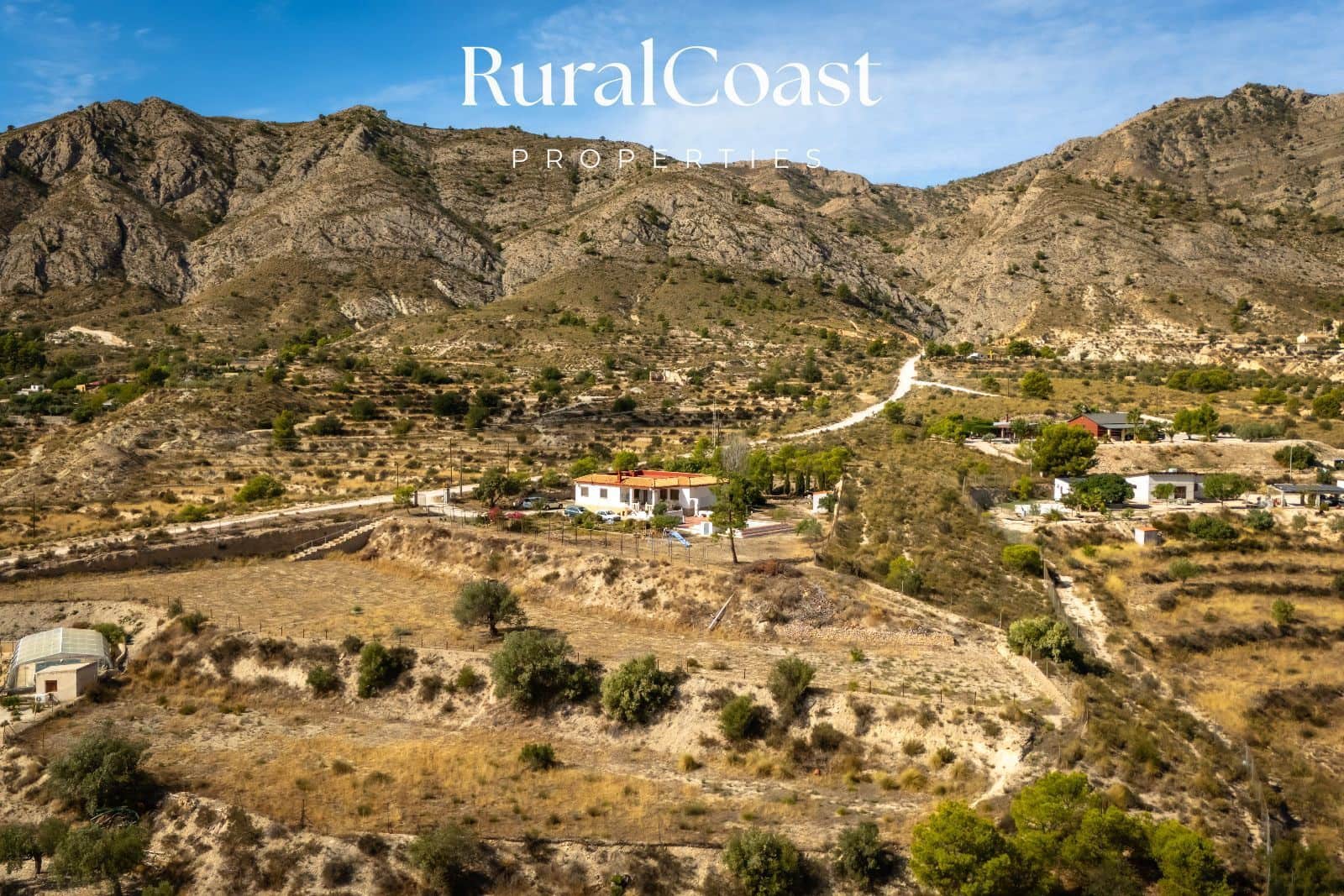 Chalet de 6 habitaciones en Jijona / Xixona en venta con piscina garaje - 250.000 € (Ref: 10181023)