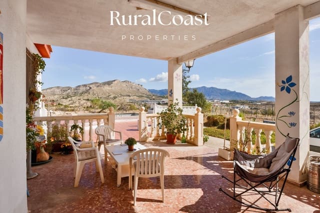 Chalet de 6 habitaciones en Jijona / Xixona en venta con piscina garaje - 250.000 € (Ref: 10181023)