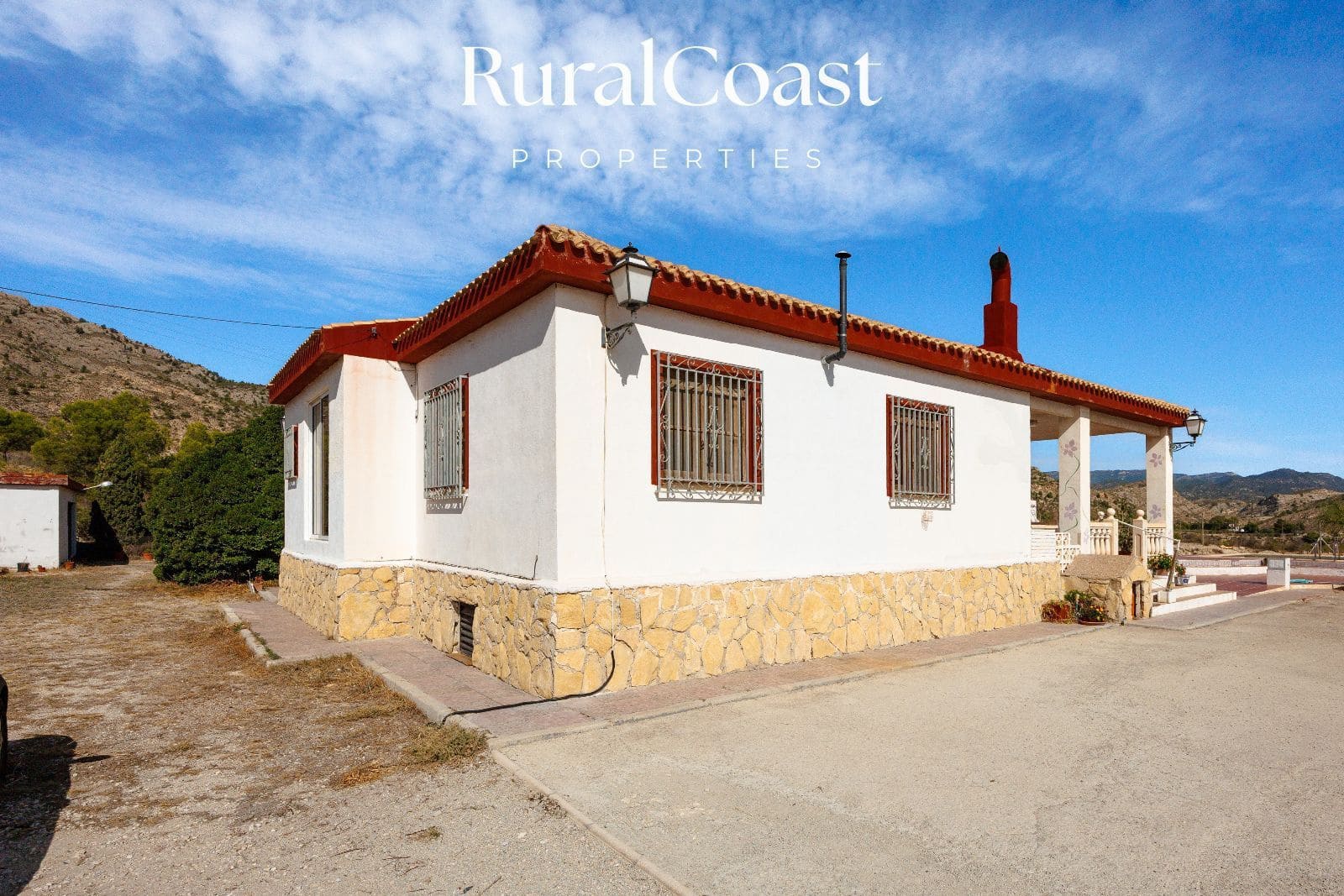 Chalet de 6 habitaciones en Jijona / Xixona en venta con piscina garaje - 250.000 € (Ref: 10181023)