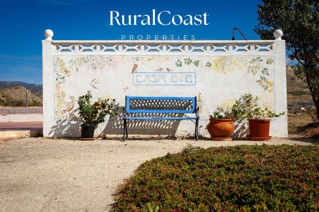 Chalet de 6 habitaciones en Jijona / Xixona en venta con piscina garaje - 250.000 € (Ref: 10181023)