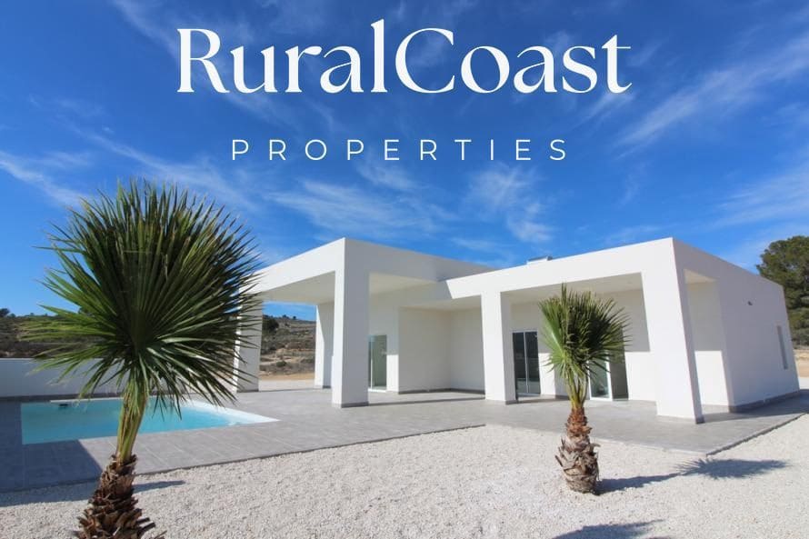 3 soveværelse Villa til salg i La Romana med swimmingpool - € 335.000 (Ref: 6128888)