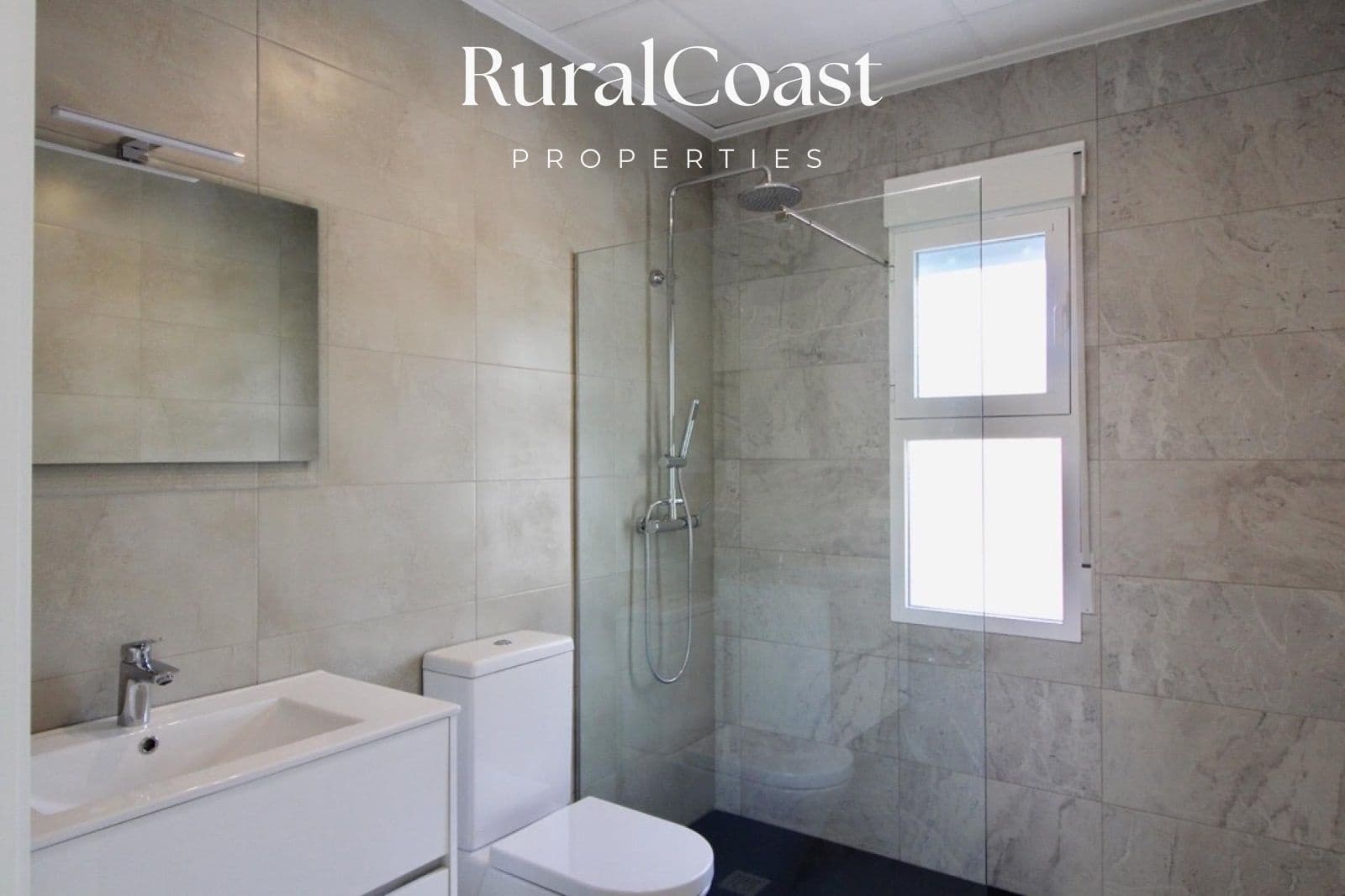 3 soveværelse Villa til salg i La Romana med swimmingpool - € 335.000 (Ref: 6128888)