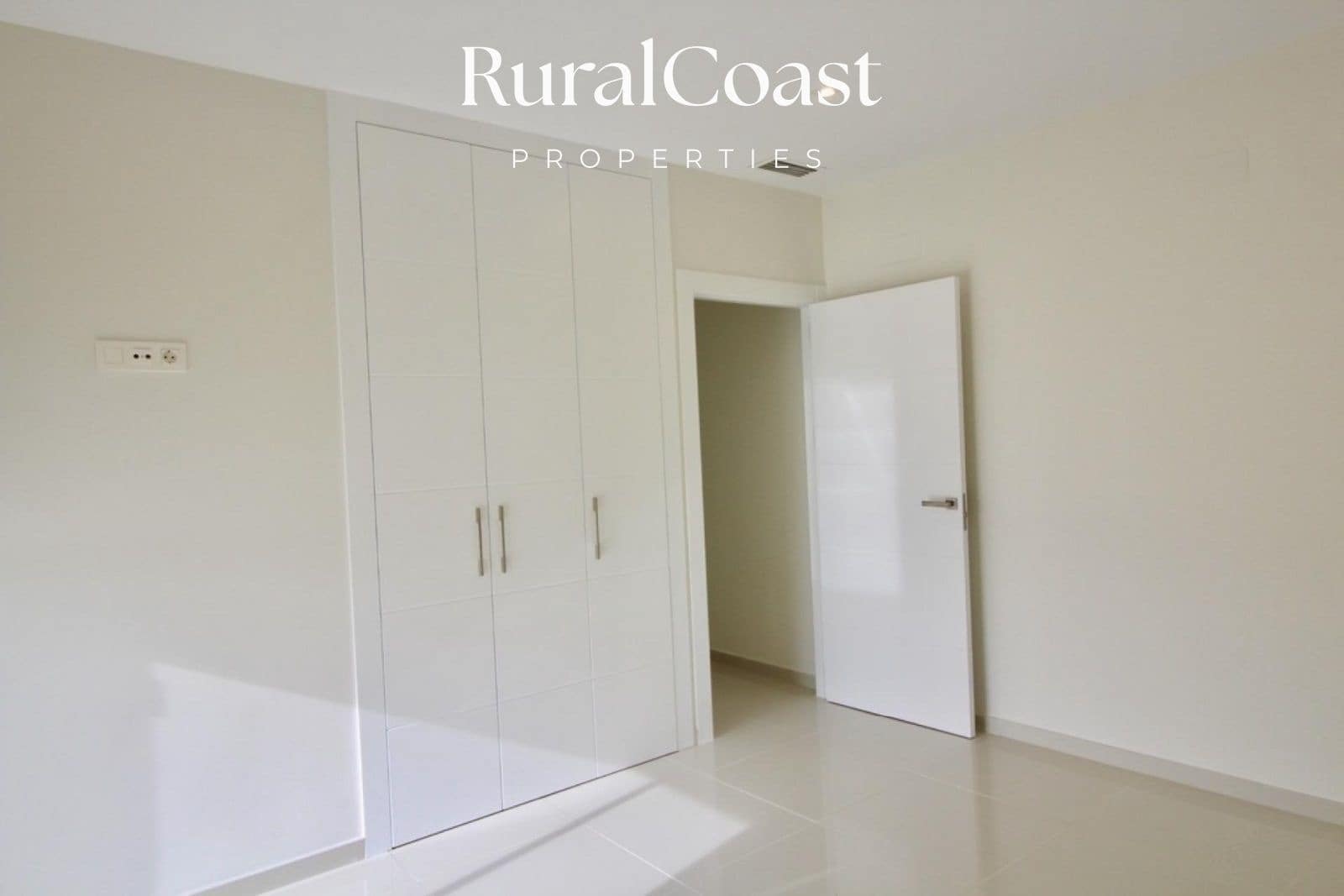 3 soveværelse Villa til salg i La Romana med swimmingpool - € 335.000 (Ref: 6128888)