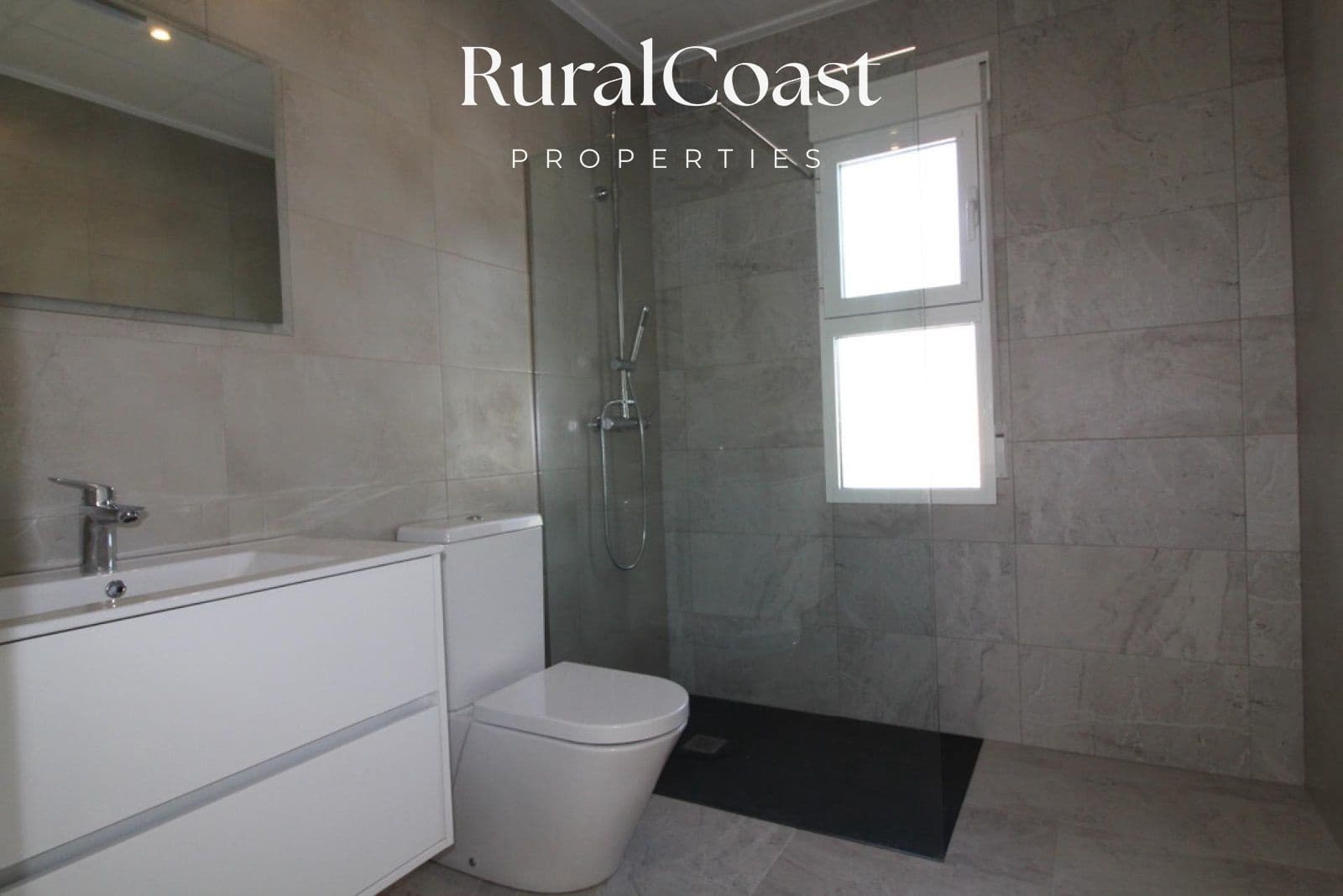 3 soveværelse Villa til salg i La Romana med swimmingpool - € 335.000 (Ref: 6128888)