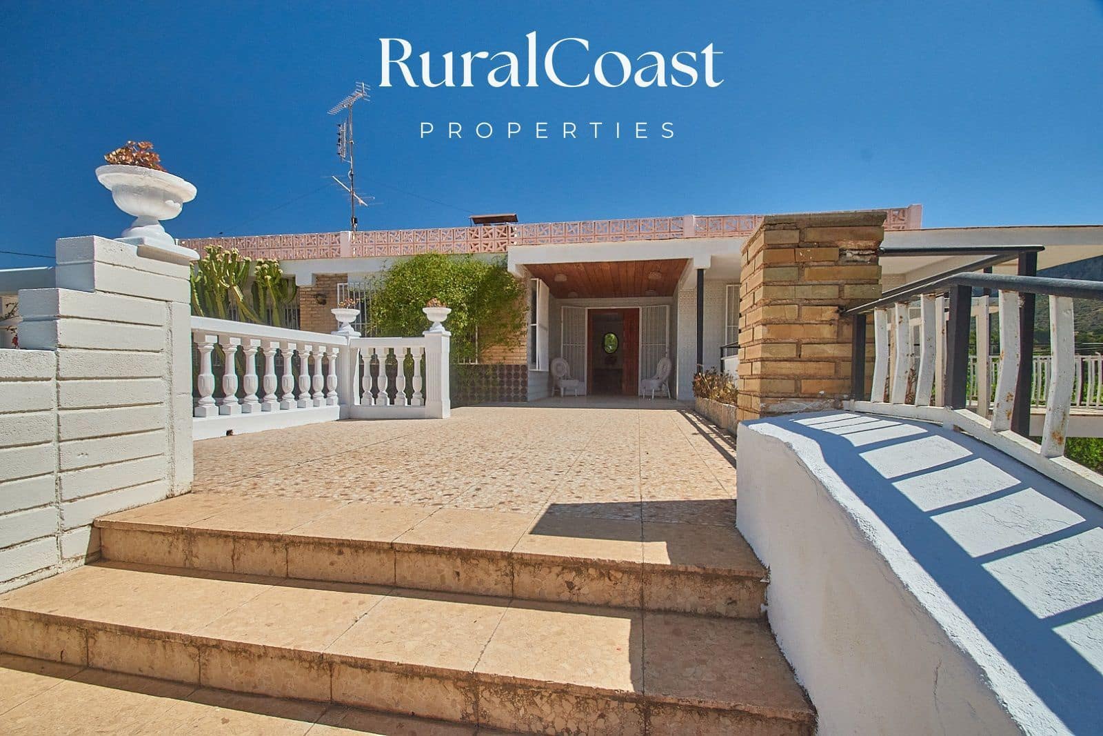 5 slaapkamer Villa te koop in Busot met zwembad - € 595.000 (Ref: 6911941)