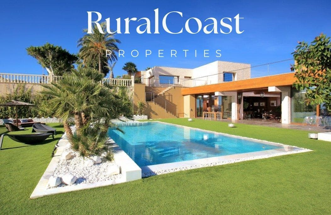 6 bedroom Villa for sale in El Campello with pool garage - € 3,800,000 (Ref: 7403519)