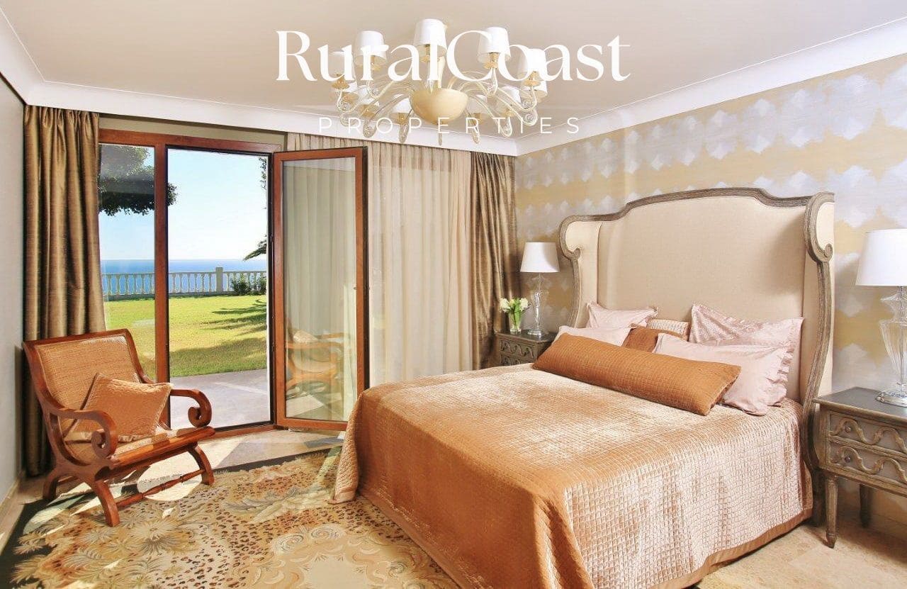 6 bedroom Villa for sale in El Campello with pool garage - € 3,800,000 (Ref: 7403519)