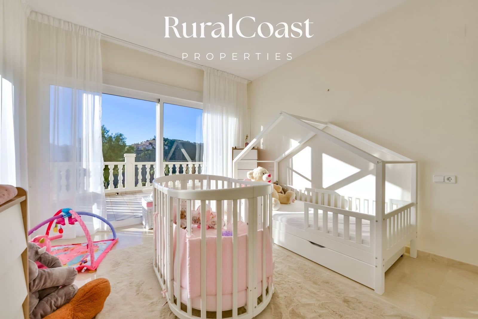 3 bedroom Villa for sale in Altea with pool garage - € 950,000 (Ref: 7403527)