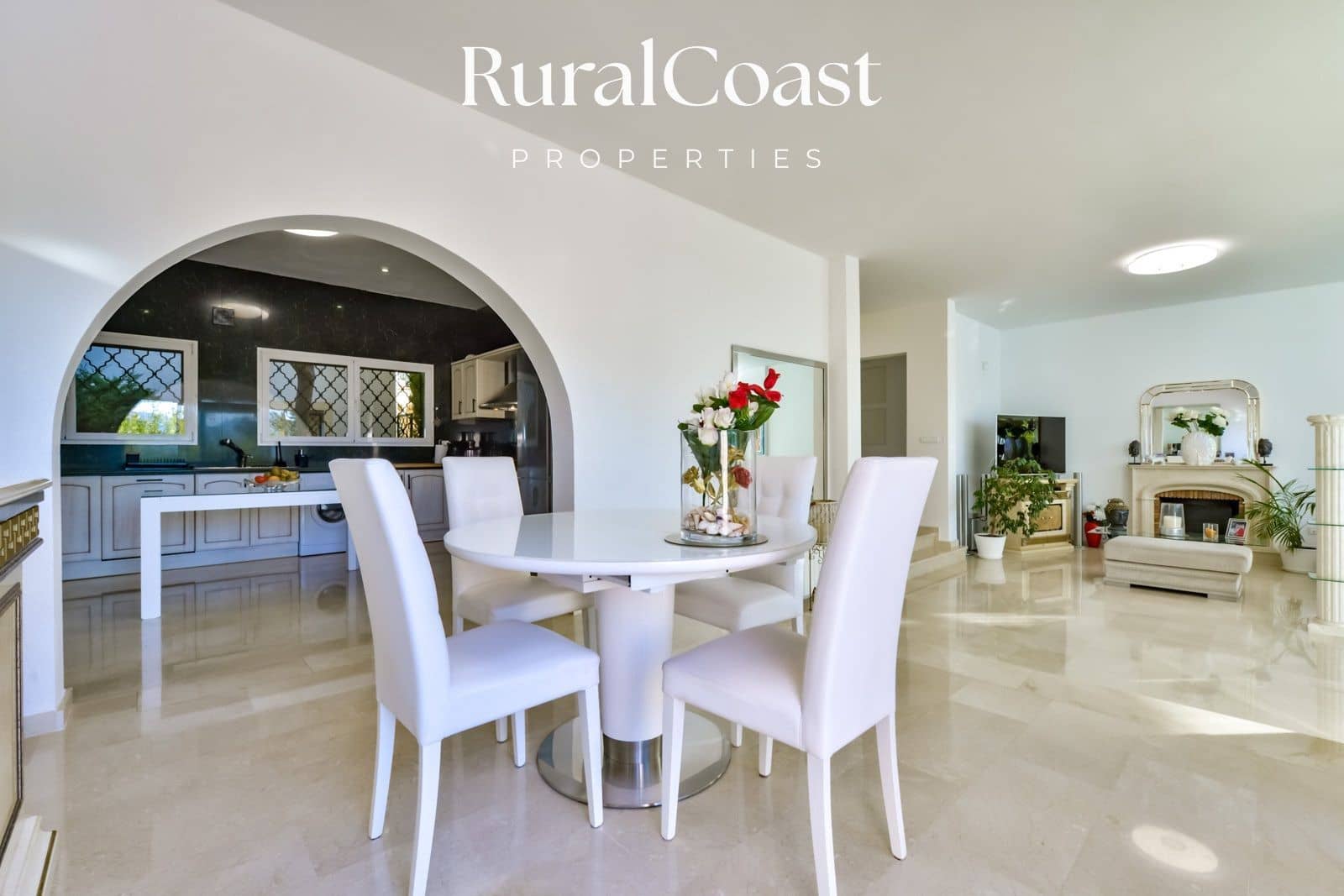 3 bedroom Villa for sale in Altea with pool garage - € 950,000 (Ref: 7403527)