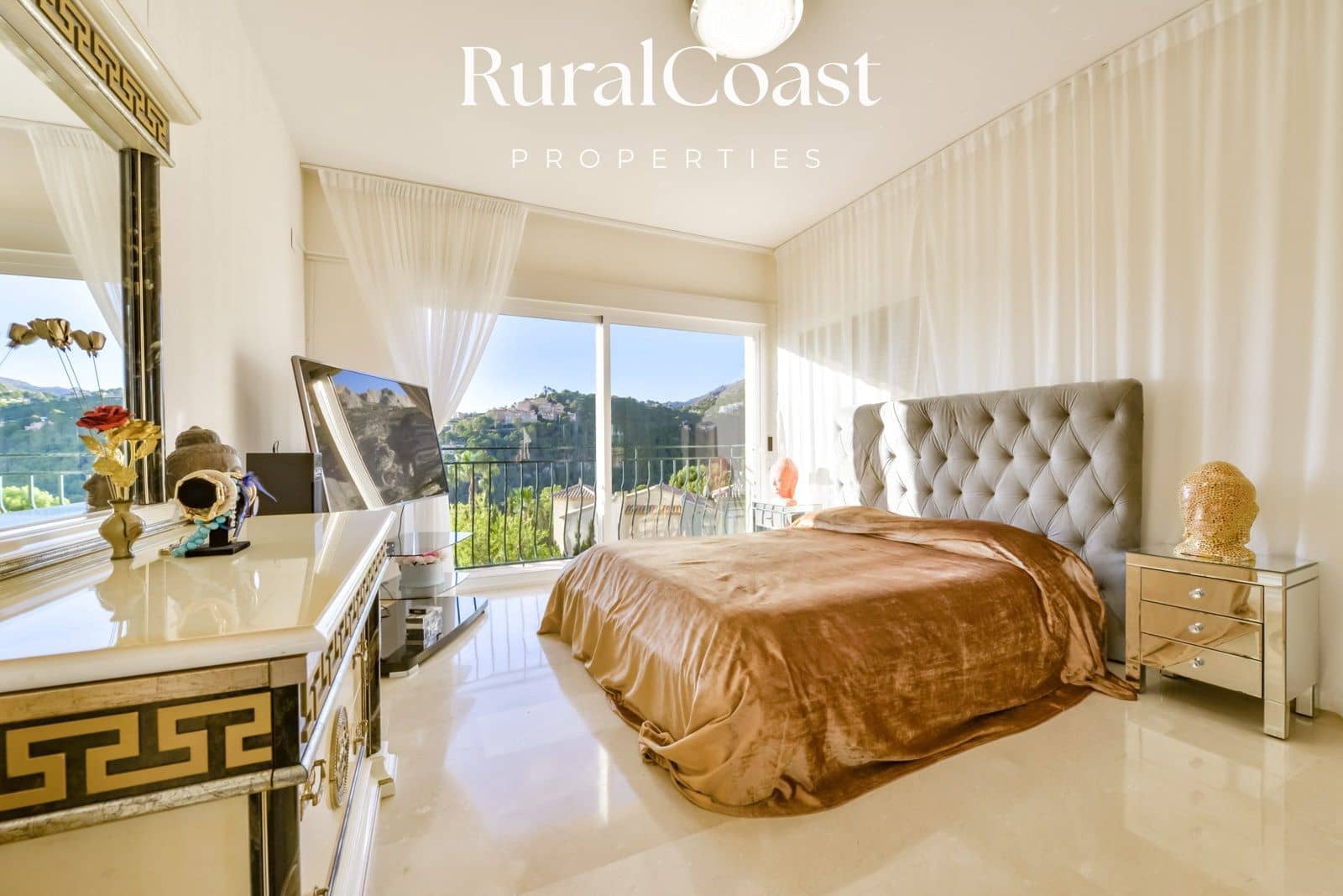 3 bedroom Villa for sale in Altea with pool garage - € 950,000 (Ref: 7403527)